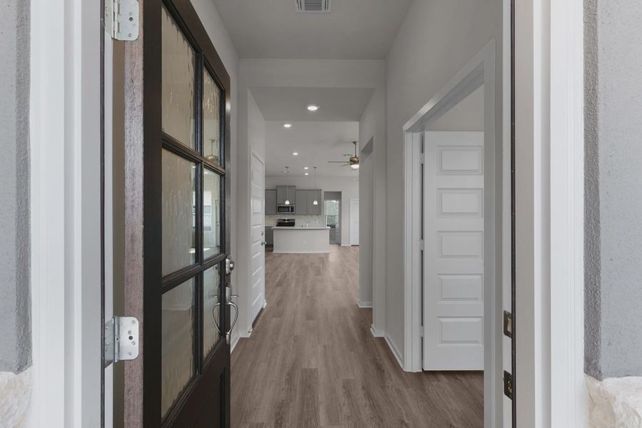 Spacious, unfurnished interior of a new home in Nolina, Georgetown (Image 11).