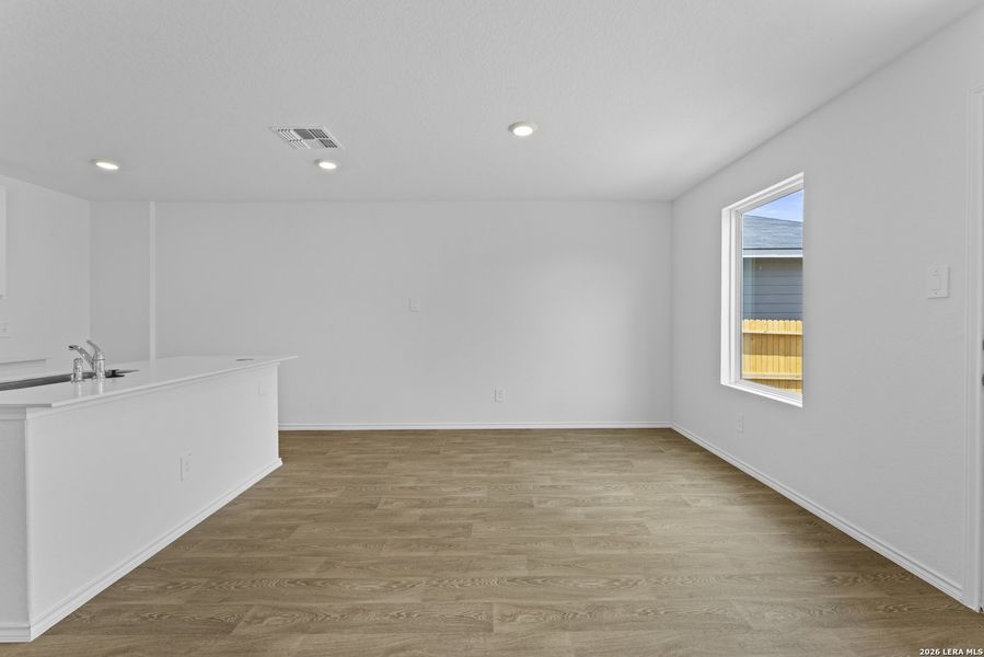 Spacious, unfurnished interior of a new home in Blue Ridge Ranch, San Antonio (Image 23). Spacious, unfurnished interior of a new home in Blue Ridge Ranch, San Antonio (Image 23).