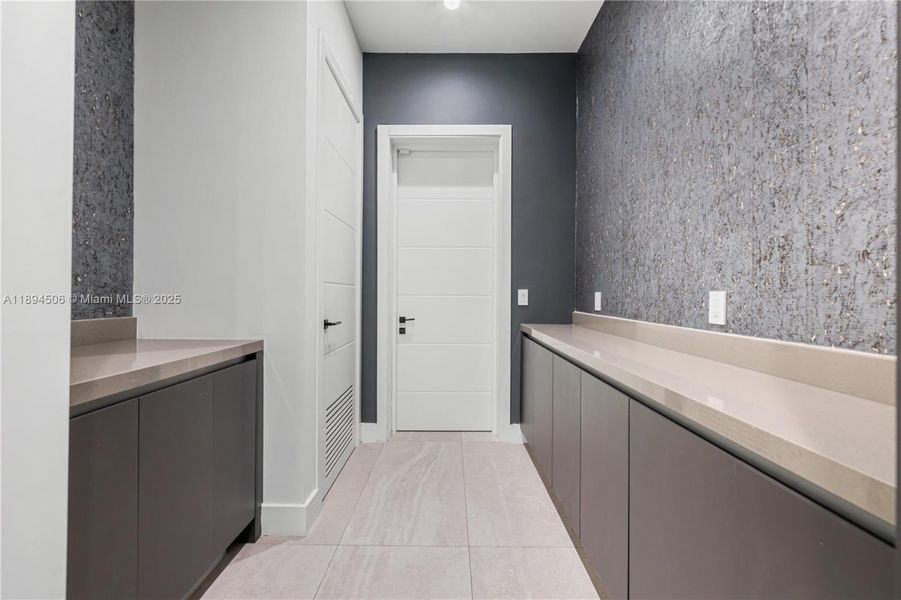 Furnished interior view inside a new home in , Fort Lauderdale (Image 4). Furnished interior view inside a new home in , Fort Lauderdale (Image 4).