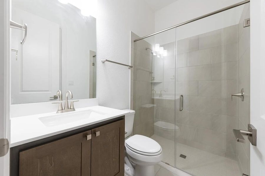 Huntley II B Bathroom 2 Huntley II B Bathroom 2