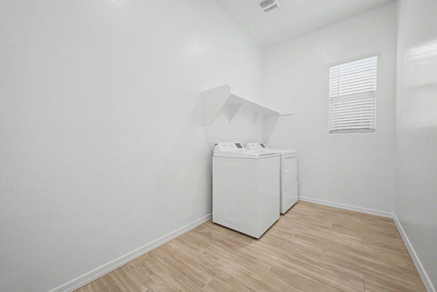 Spacious, unfurnished interior of a new home in Empire Pointe, Queen Creek (Image 15).