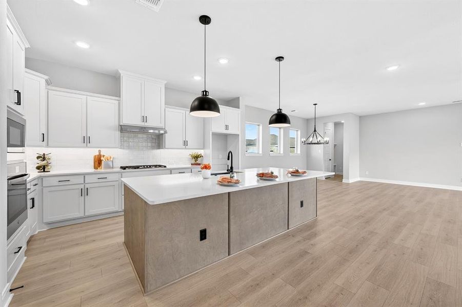 Furnished interior view inside a new home in Elements at Viridian - Signature Series, Arlington (Image 19).