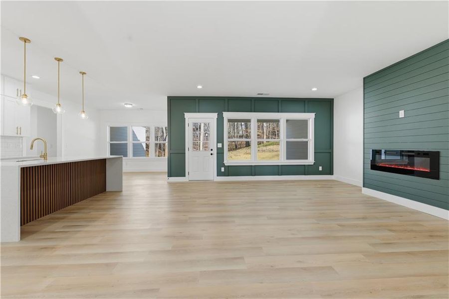 Spacious, unfurnished interior of a new home in , Cartersville (Image 13).