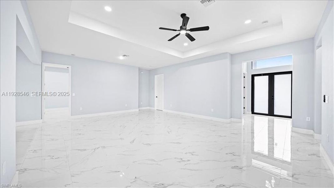 Spacious, unfurnished interior of a new home in , Lehigh Acres (Image 13).