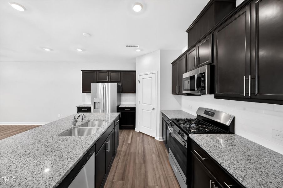 SUN_Rosedale_Pic_Sutton-19