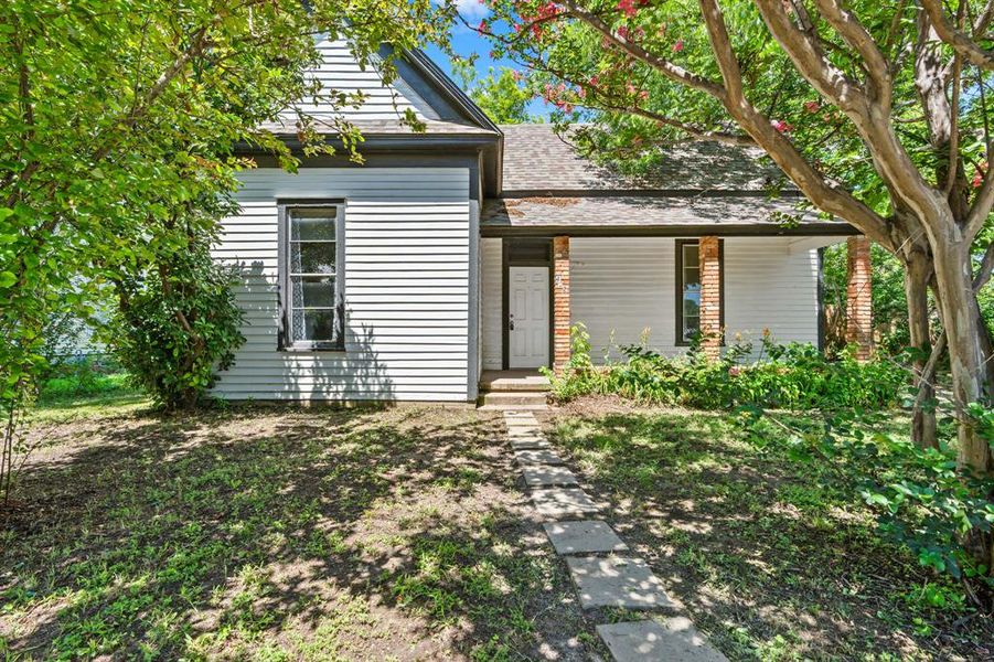 Front exterior of a new home in , Hillsboro, TX, highlighting curb appeal (Image 15). Front exterior of a new home in , Hillsboro, TX, highlighting curb appeal (Image 15).