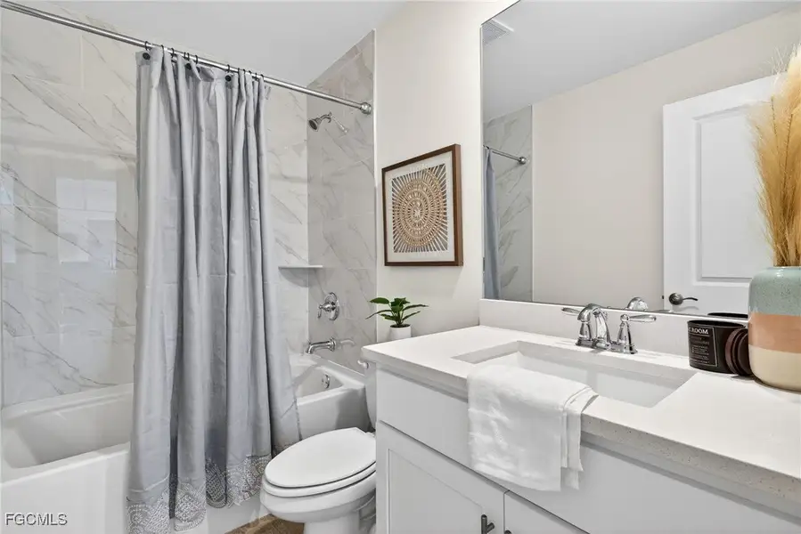 Furnished interior view inside a new home in Cape Coral, Cape Coral (Image 13).