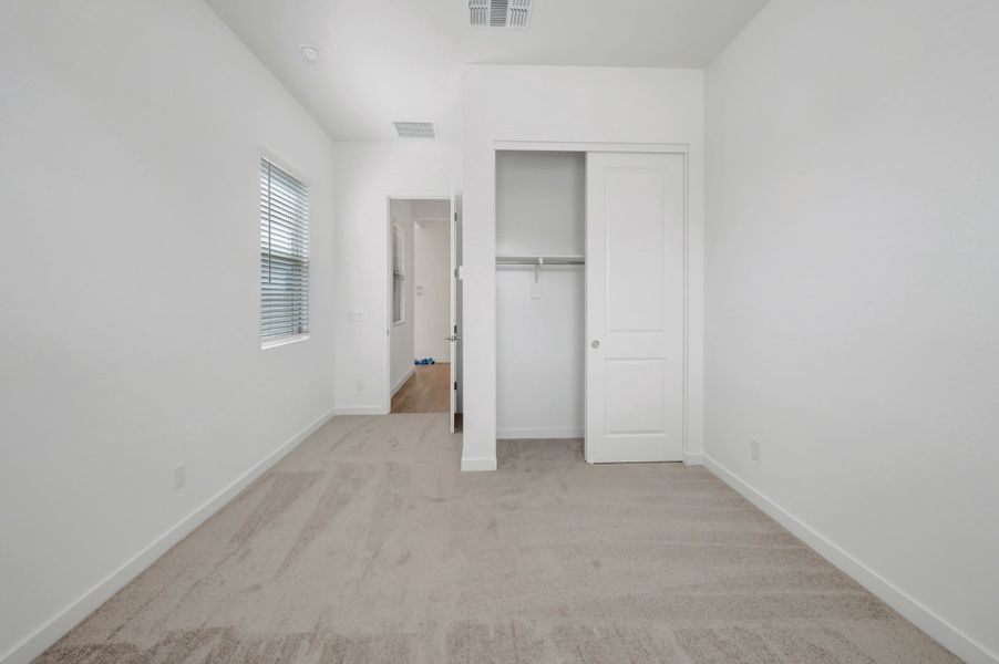 Spacious, unfurnished interior of a new home in Terraza, San Tan Valley (Image 38).