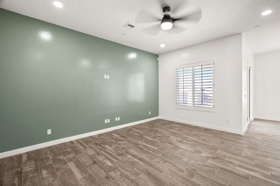Spacious, unfurnished interior of a new home in Tierra Del Este 91, El Paso (Image 22). Spacious, unfurnished interior of a new home in Tierra Del Este 91, El Paso (Image 22).