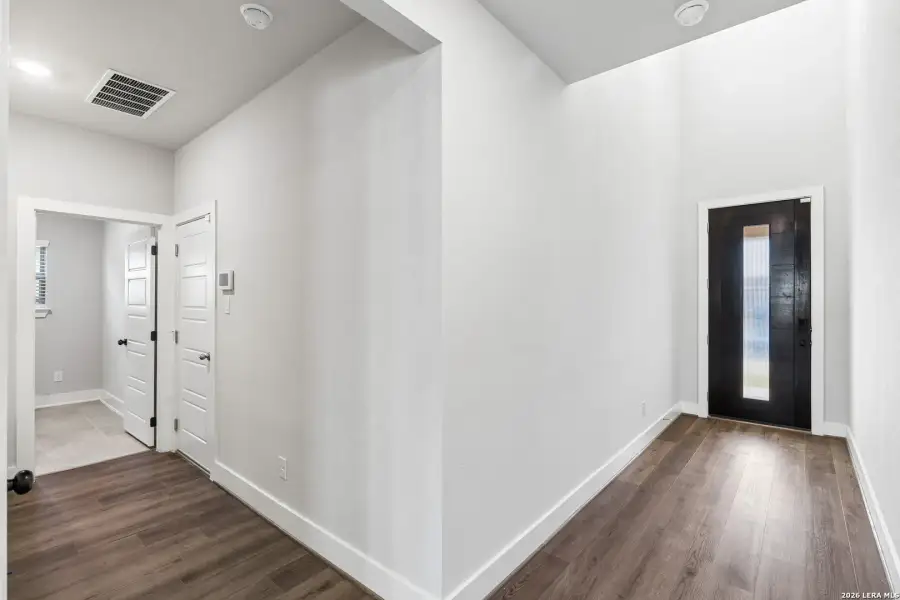 Spacious, unfurnished interior of a new home in Autry Pond, San Antonio (Image 44).
