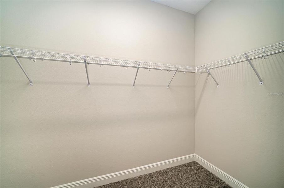 Spacious, unfurnished interior of a new home in Pasadena Ridge, Dade City (Image 14).