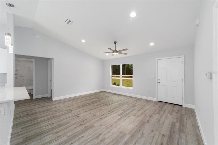 Spacious, unfurnished interior of a new home in , Dunnellon (Image 22).