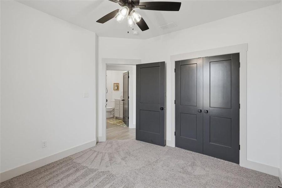 Spacious, unfurnished interior of a new home in , Tolar (Image 23).
