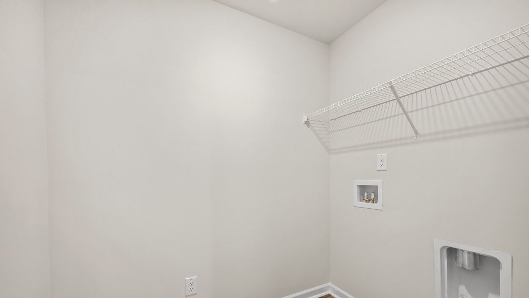 Spacious, unfurnished interior of a new home in Poplar Preserve, Newnan (Image 25).