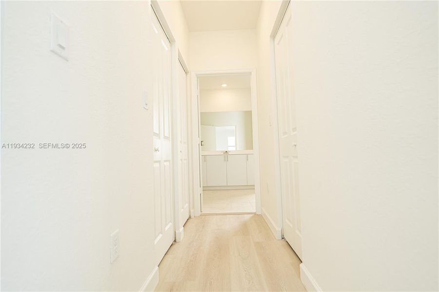 Spacious, unfurnished interior of a new home in Acacia Groves, Miami (Image 21).