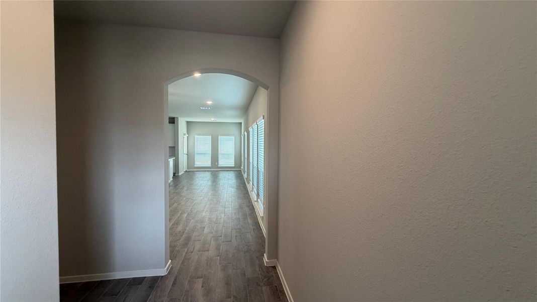 Spacious, unfurnished interior of a new home in River Ranch, Dayton (Image 10).