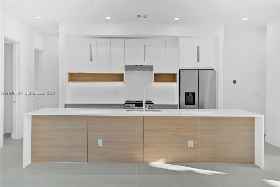 Furnished interior view inside a new home in , Port Charlotte (Image 9).