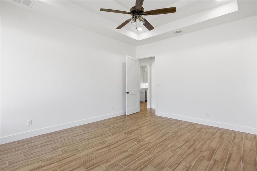 Spacious, unfurnished interior of a new home in , Peaster (Image 31).