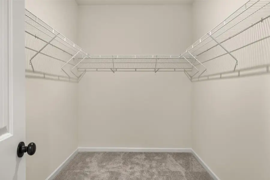 Spacious, unfurnished interior of a new home in Sanders Park, Austell (Image 19).