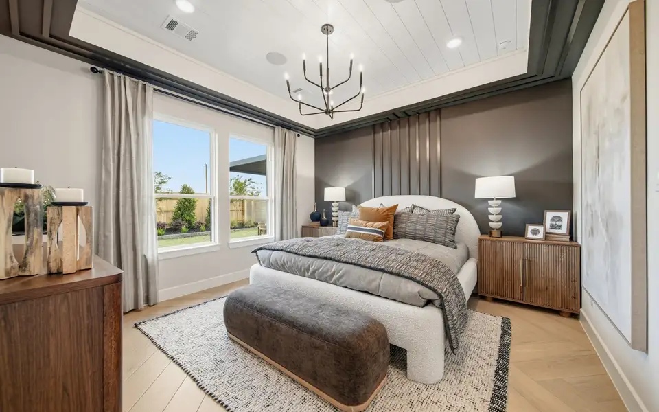 Representative furnished interior of a home built from the Haverford by Brookfield Residential in Midline, Webster (Image 10).