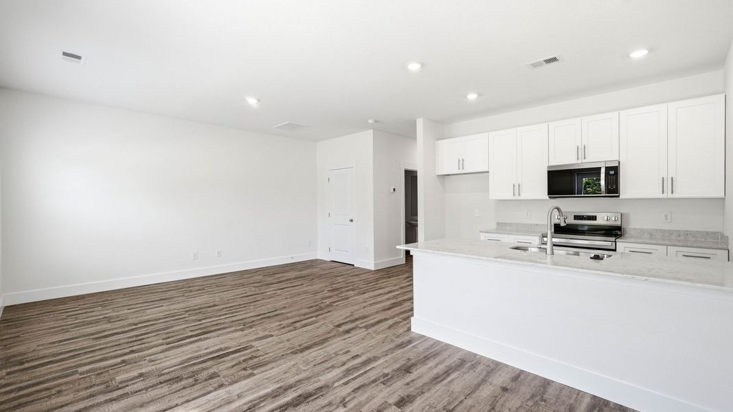 Spacious, unfurnished interior of a new home in The Arbor Townhomes, Kingsport (Image 12).