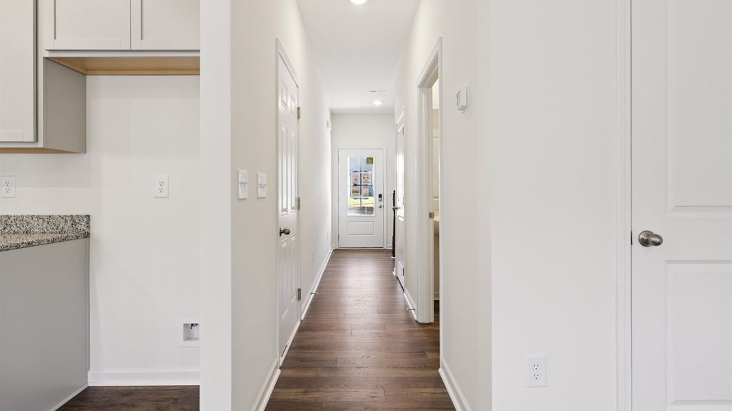 Spacious, unfurnished interior of a new home in Cherokee Crossing, Kodak (Image 11).