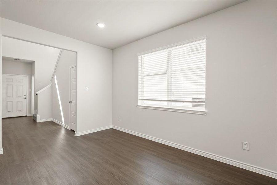 Spacious, unfurnished interior of a new home in Sycamore Landing, Fort Worth (Image 10). Spacious, unfurnished interior of a new home in Sycamore Landing, Fort Worth (Image 10).