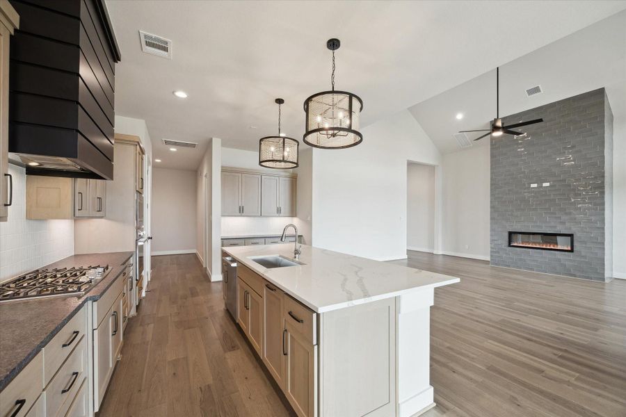 Furnished interior view inside a new home in Lakeview, Waller (Image 8).