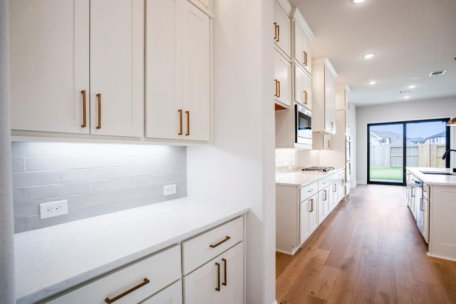 Furnished interior view inside a new home in Jordan Ranch 70' Lots, Fulshear (Image 8). Furnished interior view inside a new home in Jordan Ranch 70' Lots, Fulshear (Image 8).