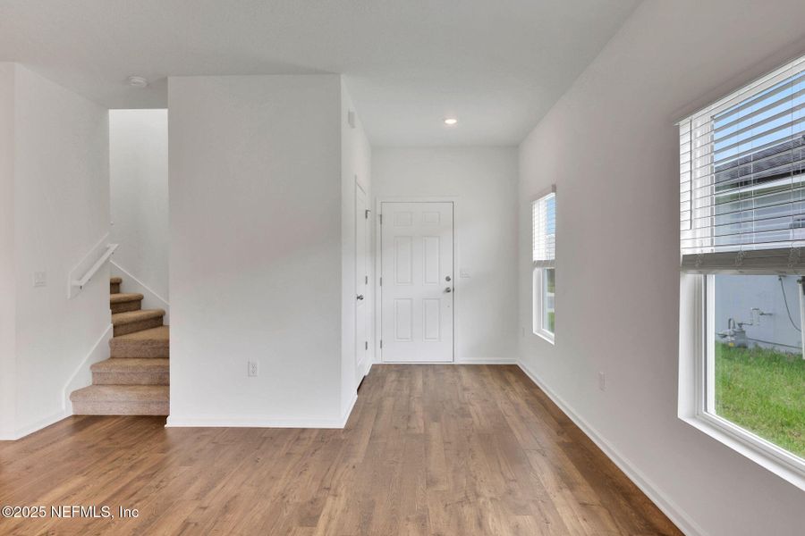 Spacious, unfurnished interior of a new home in Cedar Creek, Jacksonville (Image 11).