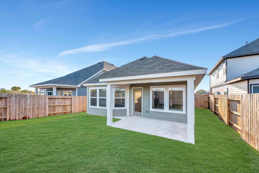 Exterior details and patio area of a home in Summerview, Fulshear (Image 3).