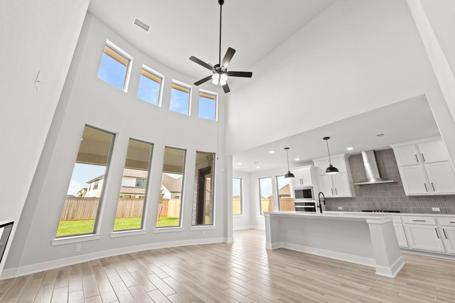 Representative image. Features, specifications, selections and colors may vary. Representative image. Features, specifications, selections and colors may vary.