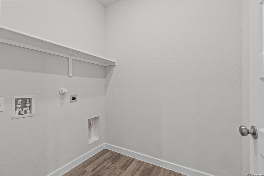 Spacious, unfurnished interior of a new home in Park Place, New Braunfels (Image 10). Spacious, unfurnished interior of a new home in Park Place, New Braunfels (Image 10).