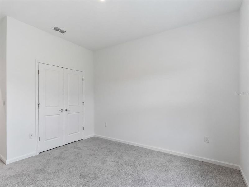 Spacious, unfurnished interior of a new home in Juliette Falls, Dunnellon (Image 39).
