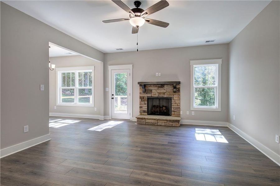 Spacious, unfurnished interior of a new home in , Cartersville (Image 21).