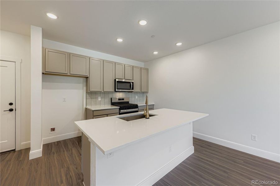 Upgrde cabs & counters Upgrde cabs & counters