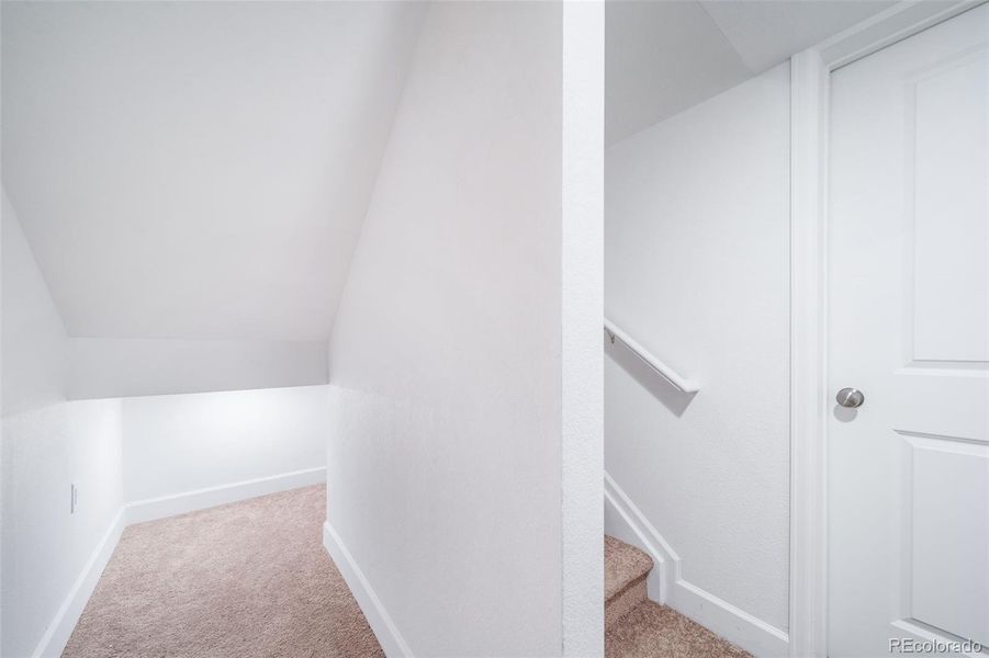 Spacious, unfurnished interior of a new home in , Aurora (Image 19).