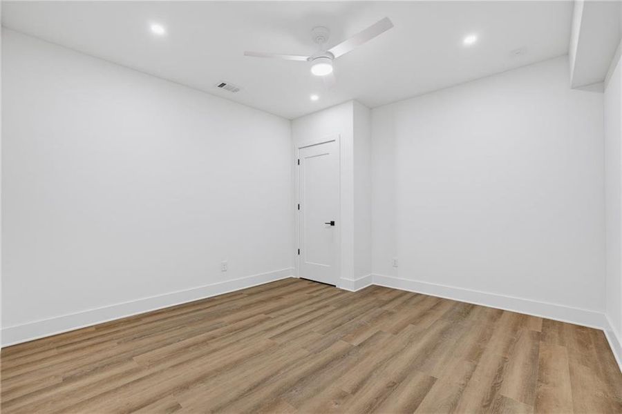 Spacious, unfurnished interior of a new home in , Atlanta (Image 20).