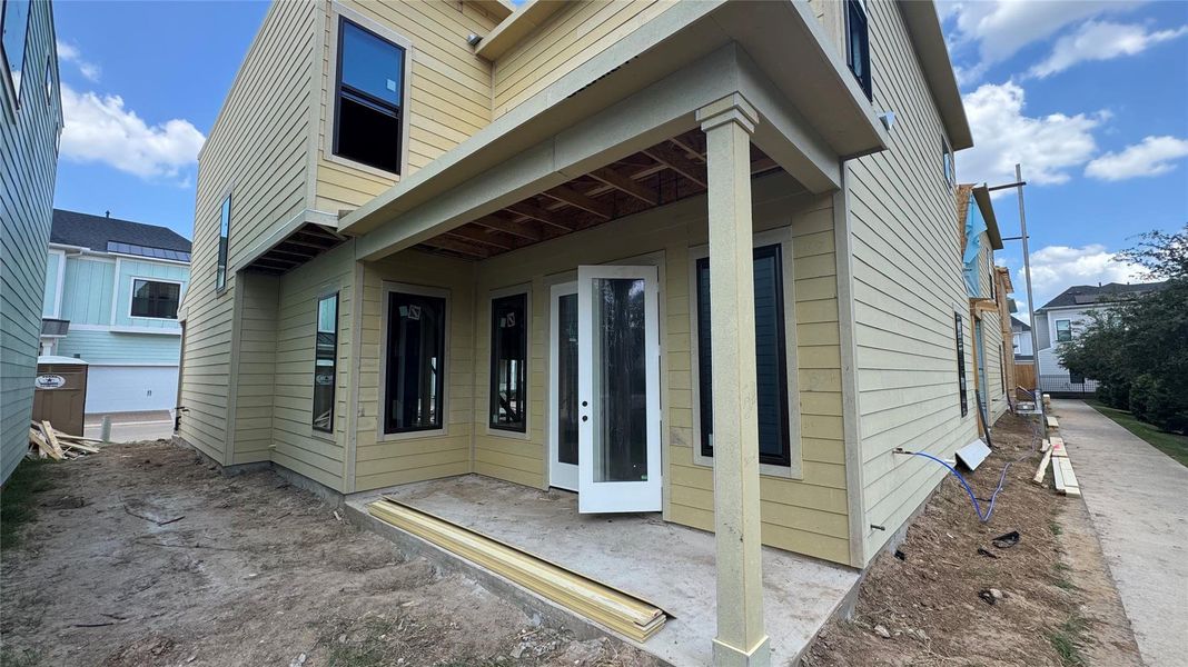 Front exterior of a new home in Timbergrove Trails, Houston, TX, highlighting curb appeal (Image 5). Front exterior of a new home in Timbergrove Trails, Houston, TX, highlighting curb appeal (Image 5).