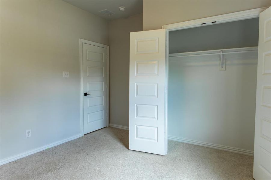 Spacious, unfurnished interior of a new home in , Anna (Image 11).