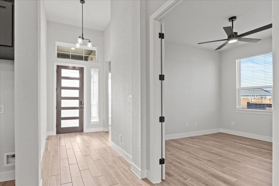 Spacious, unfurnished interior of a new home in Village at Three Oaks, Seguin (Image 23). Spacious, unfurnished interior of a new home in Village at Three Oaks, Seguin (Image 23).