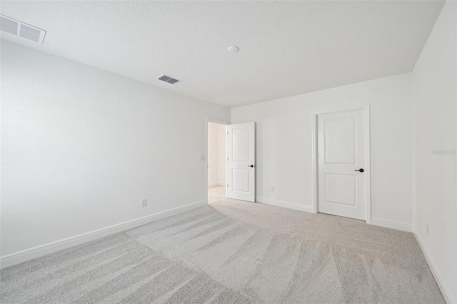 Spacious, unfurnished interior of a new home in SeaFlower, Bradenton (Image 13).
