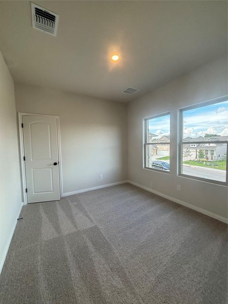 Spacious, unfurnished interior of a new home in Berry Creek Highlands, Georgetown (Image 32).