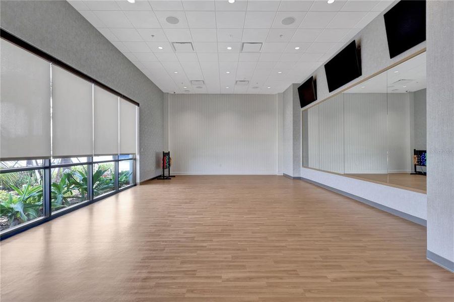 Spacious, unfurnished interior of a new home in , Winter Garden (Image 20).