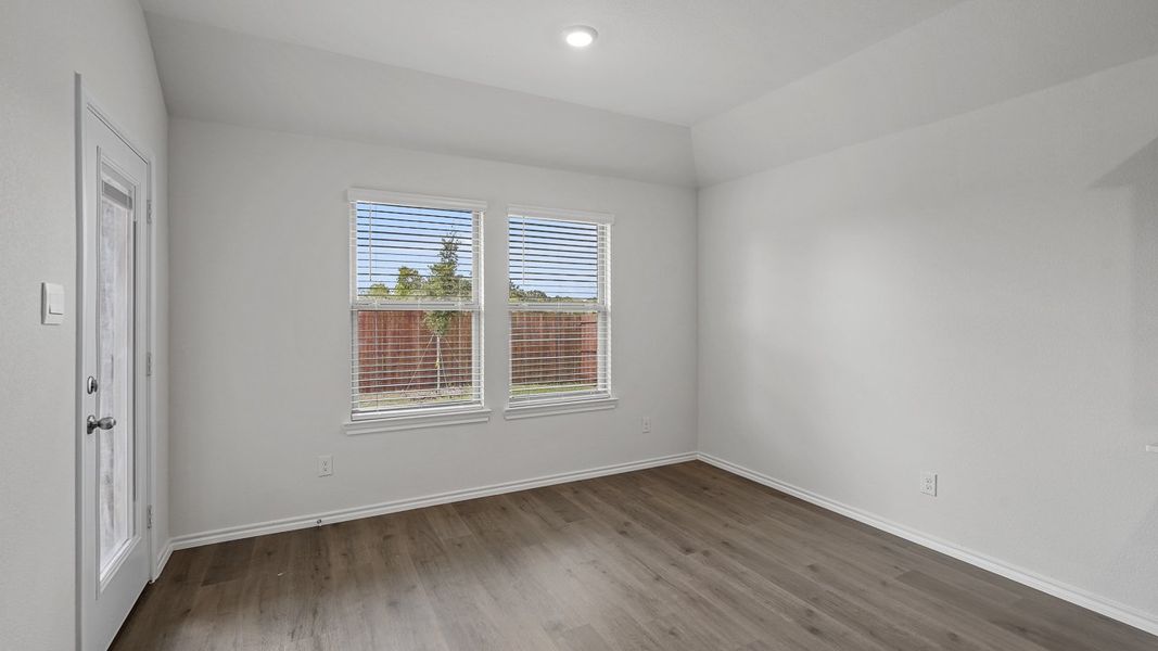 Spacious, unfurnished interior of a new home in Waverly Estates, Josephine (Image 22).