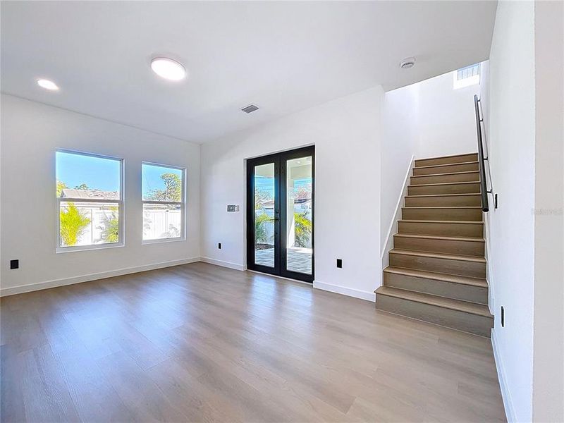 Spacious, unfurnished interior of a new home in , St. Petersburg (Image 47).