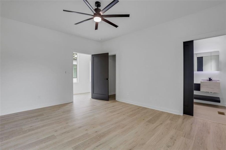 Spacious, unfurnished interior of a new home in , Atlanta (Image 30).