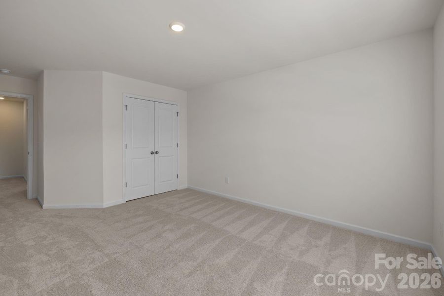 Spacious, unfurnished interior of a new home in McFarland Estates, York (Image 17).