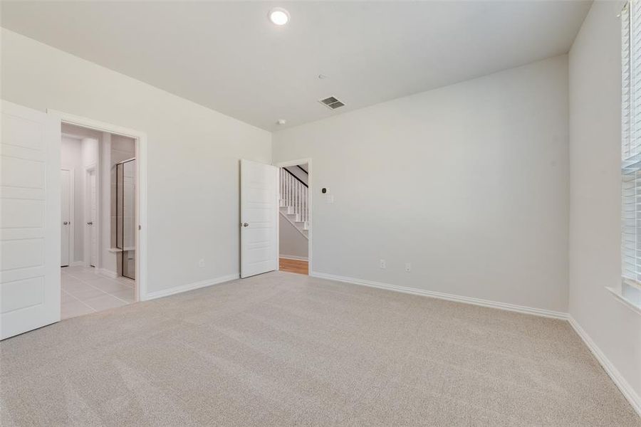 Spacious, unfurnished interior of a new home in Wade Settlement Townhomes, Frisco (Image 9). Spacious, unfurnished interior of a new home in Wade Settlement Townhomes, Frisco (Image 9).