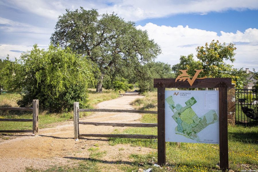 Community amenities in , New Braunfels (Image 6).